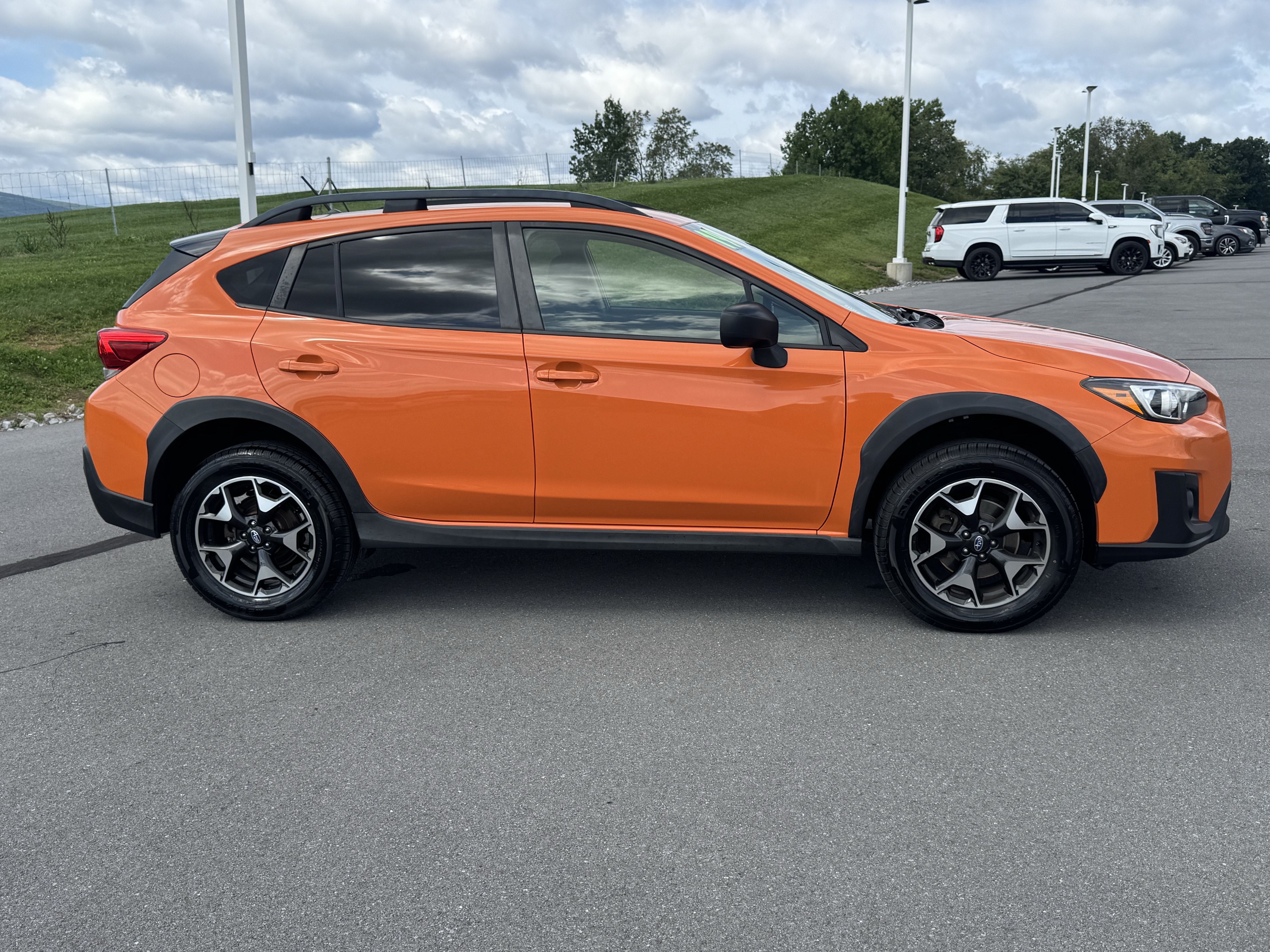 Used 2019 Subaru Crosstrek 2.0i AWD/4WD image 2