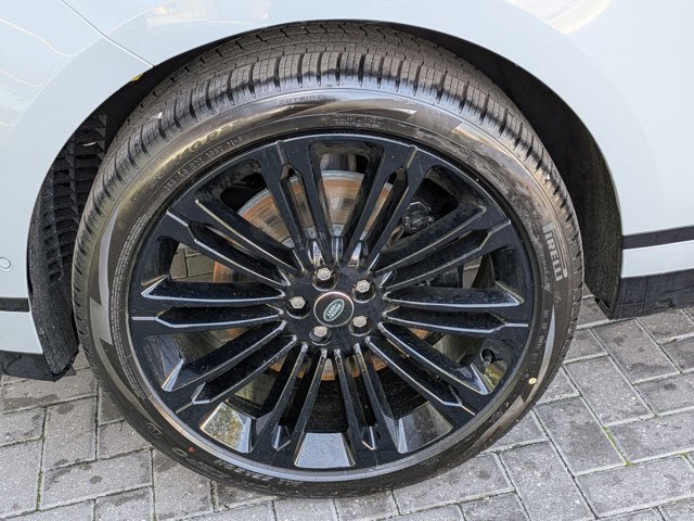 New 2026 Land Rover Range Rover Velar Dynamic SE image 9