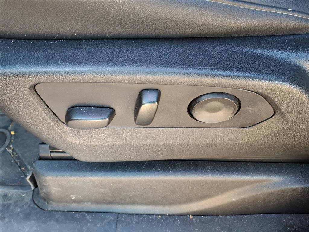 Used 2023 Chevrolet Suburban Z71 w/ Luxury Package image 15