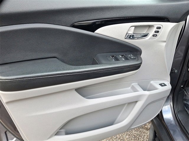 Used 2019 Honda Ridgeline RTL-E image 12