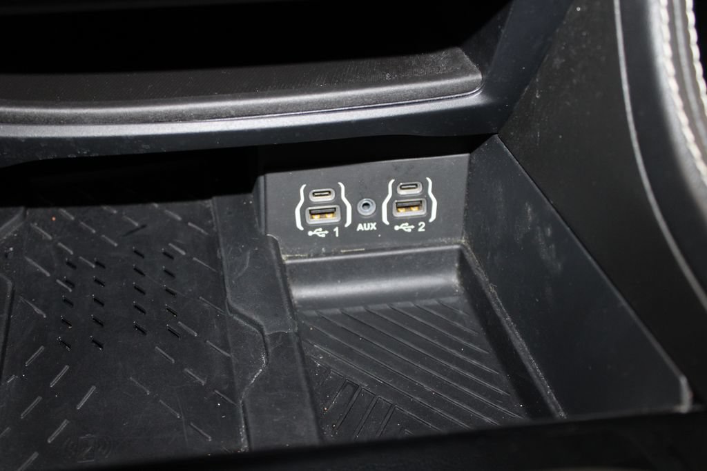 Used 2025 Chrysler Pacifica Limited FWD image 45