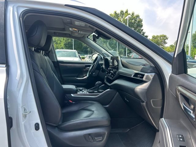 Used 2023 Toyota Highlander Platinum AWD/4WD image 19