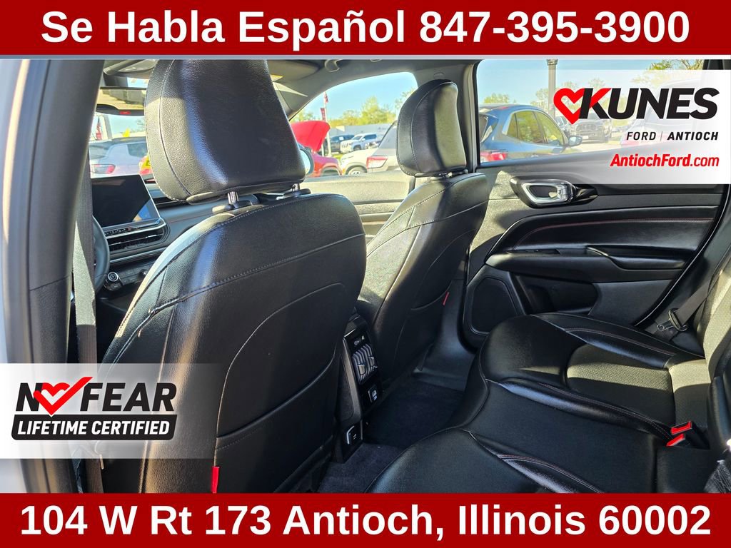 Used 2025 Jeep Compass Trailhawk AWD/4WD image 26