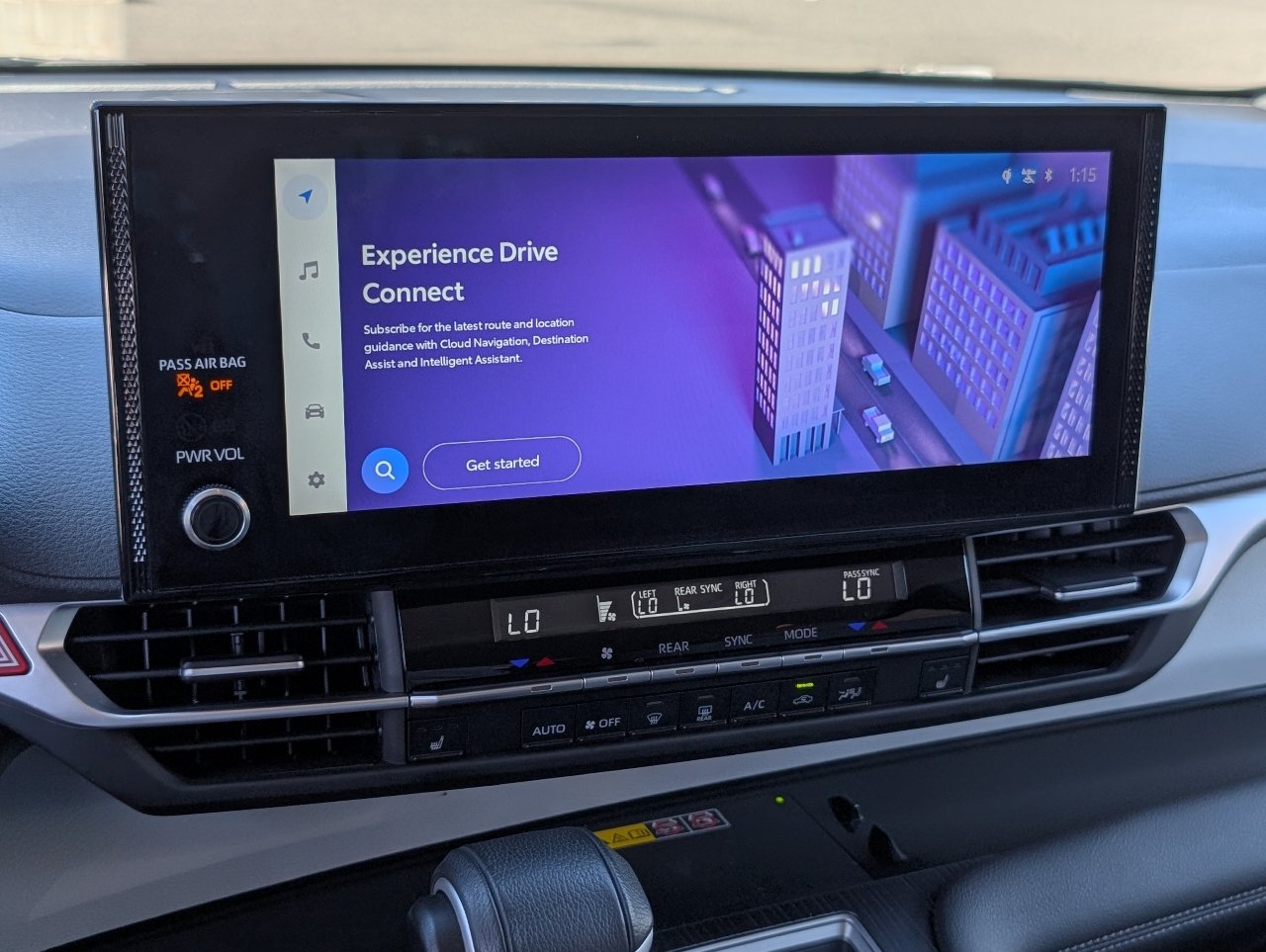 Used 2025 Toyota Sienna XLE FWD image 18