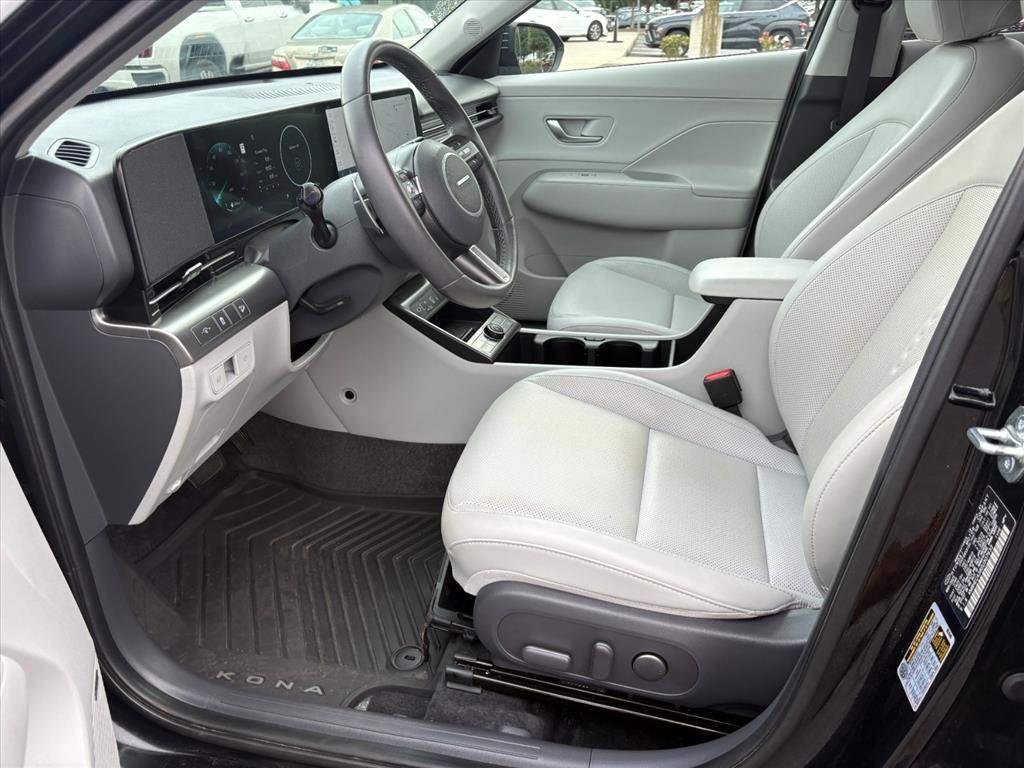Certified 2025 Hyundai Kona Limited AWD/4WD image 17