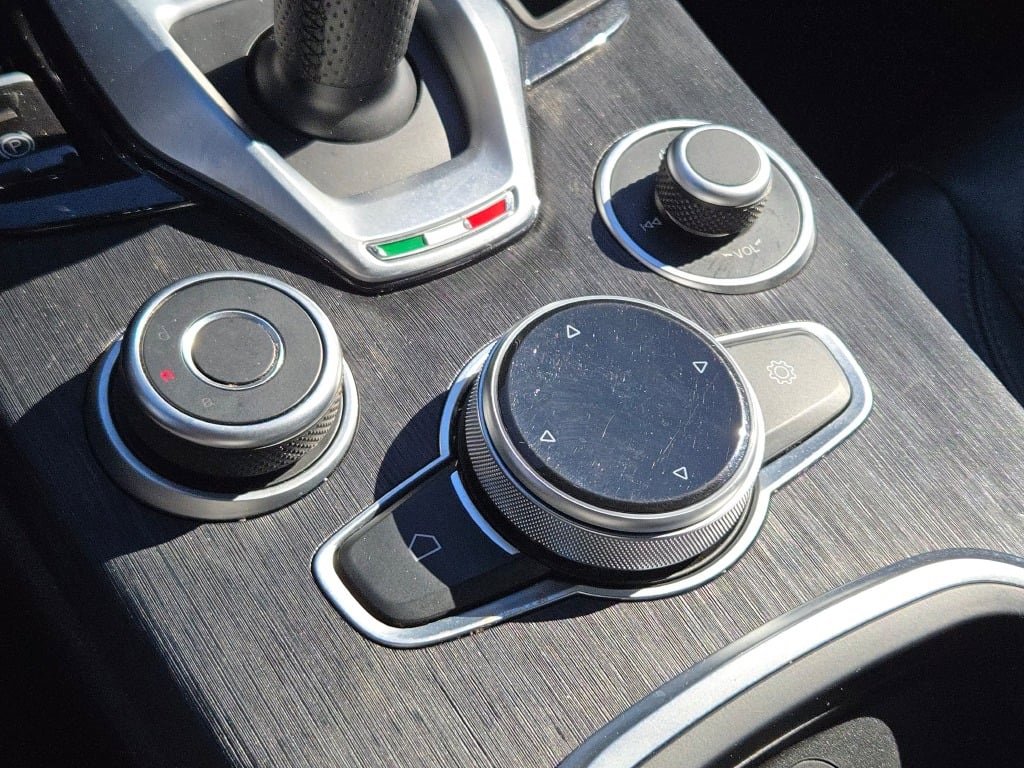 Used 2022 Alfa Romeo Stelvio Sprint image 25