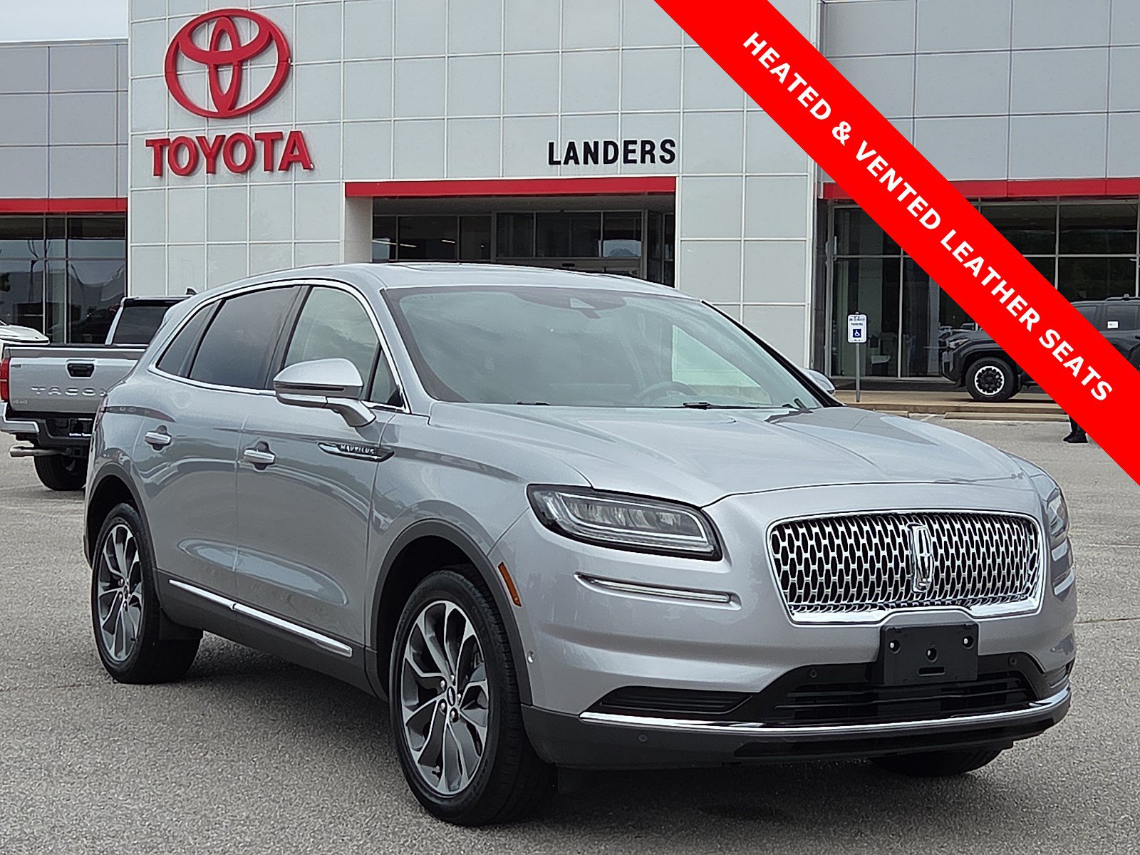 Used 2023 Lincoln Nautilus Reserve w/ Equipment Group 201A AWD/4WD image 1