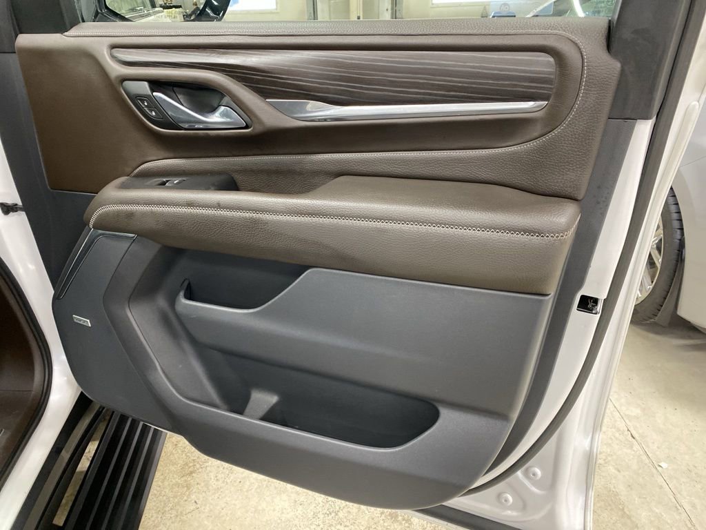 Used 2021 GMC Yukon Denali w/ Denali Premium Package image 34