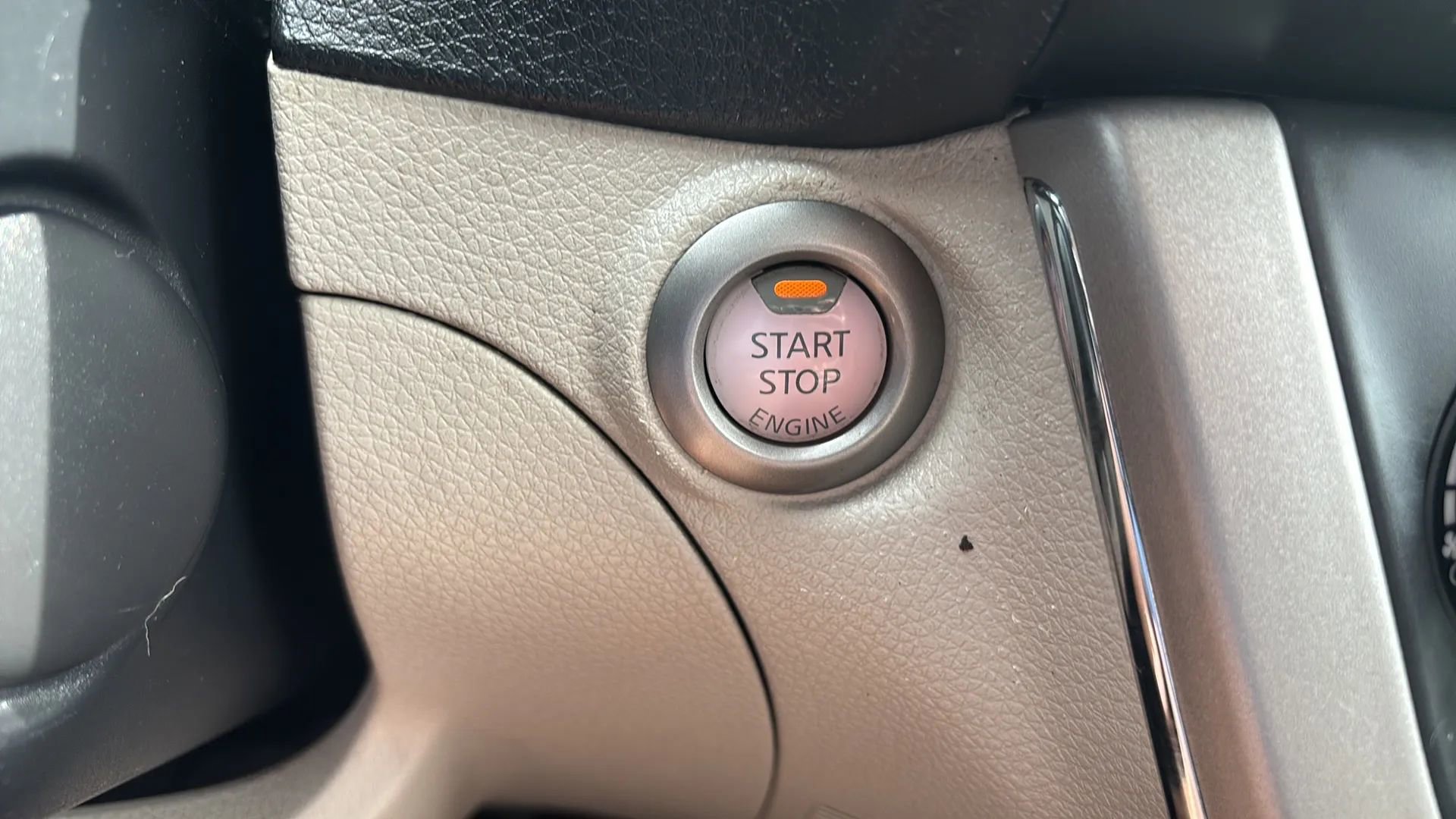 Used 2015 Nissan Sentra SV image 39