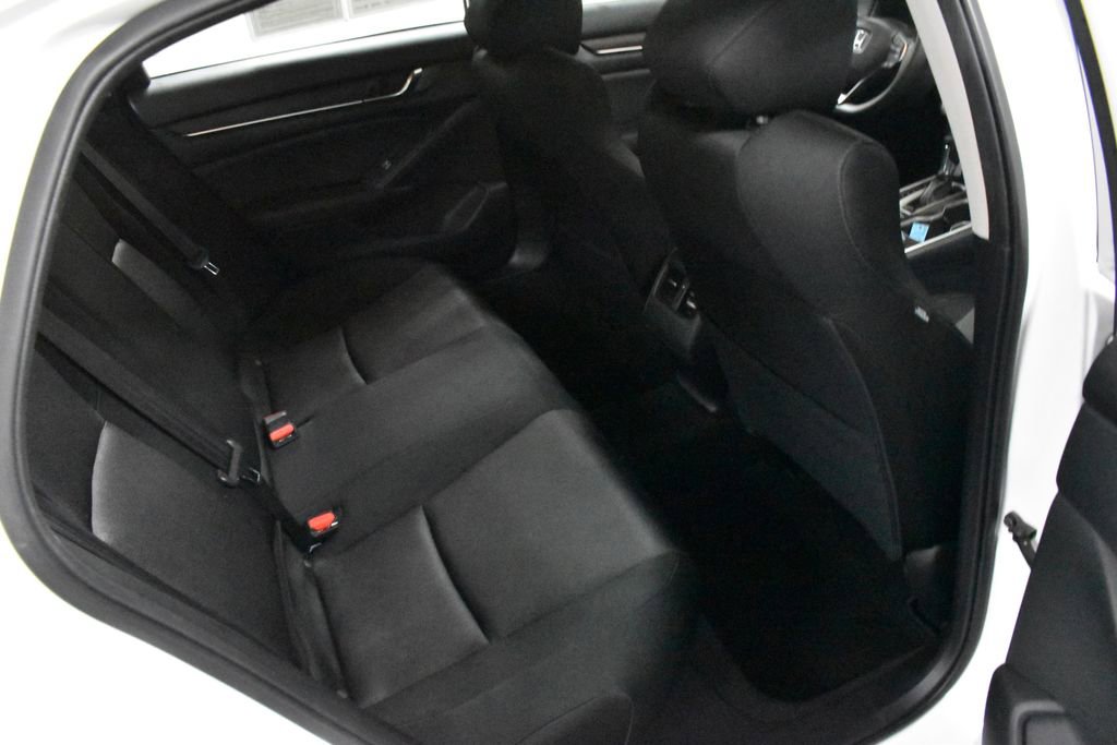 Used 2018 Honda Accord EX image 17