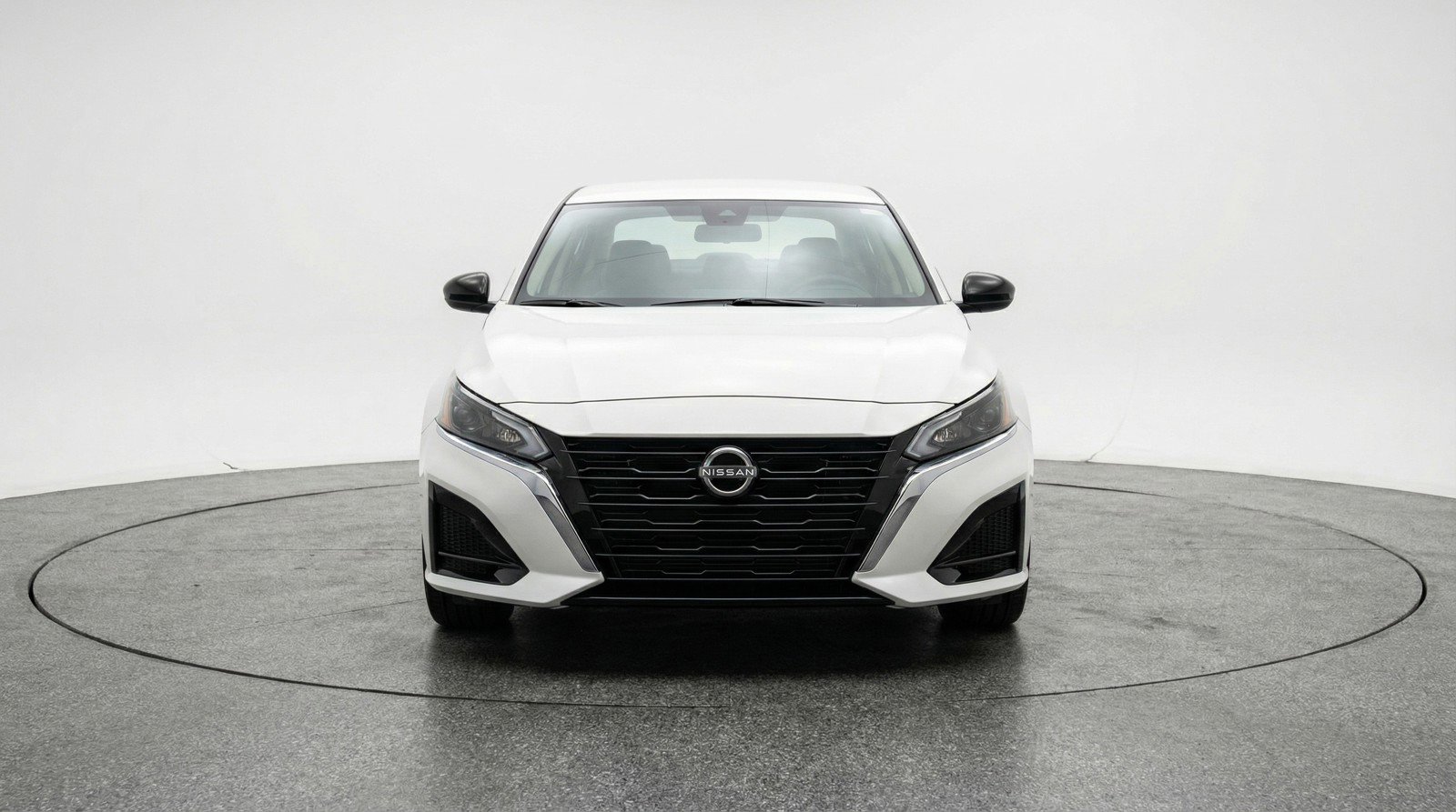 Used 2025 Nissan Altima 2.5 SV image 2