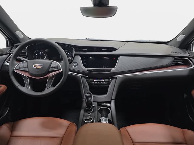 New 2026 Cadillac XT5 Premium Luxury w/ LPO, Floor Liner Package AWD/4WD image 9