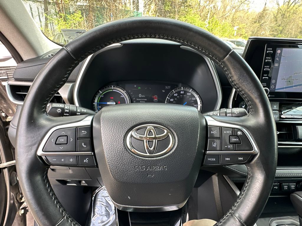 Used 2020 Toyota Highlander XLE image 25