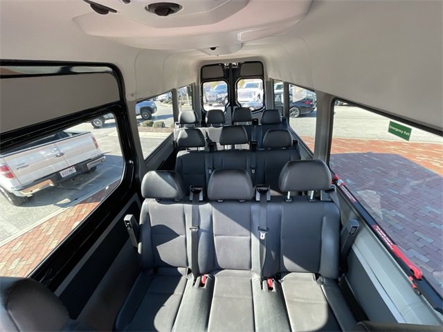 Used 2016 Mercedes-Benz Sprinter 2500 image 14