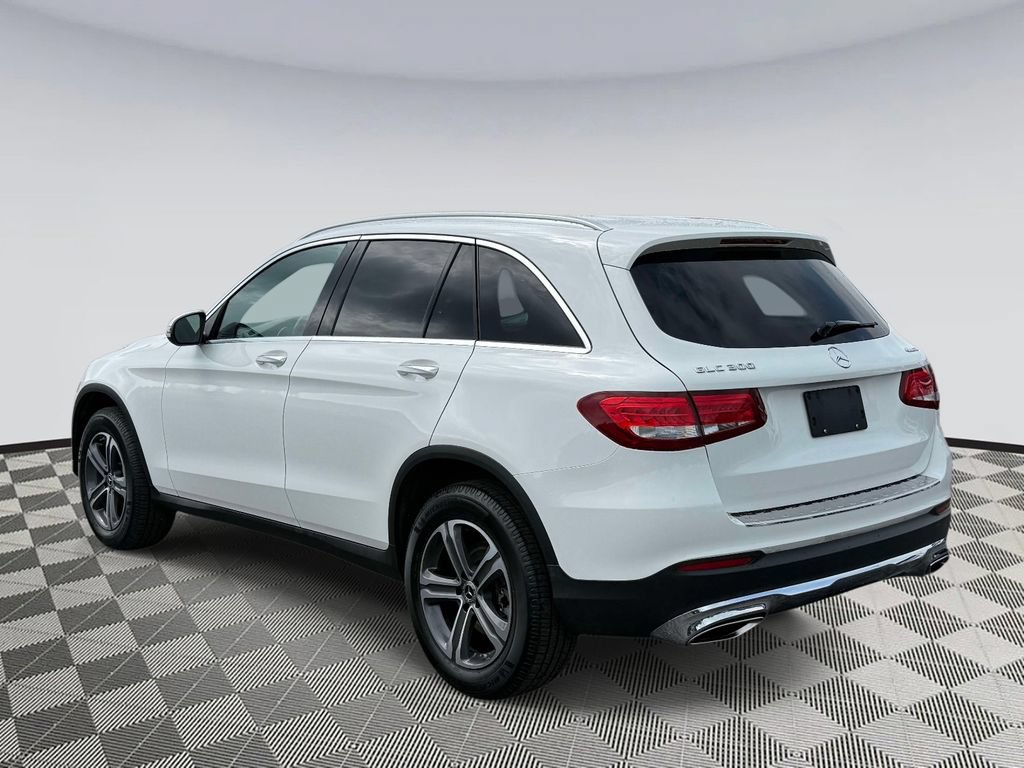 Used 2017 Mercedes-Benz GLC 300 4MATIC image 4
