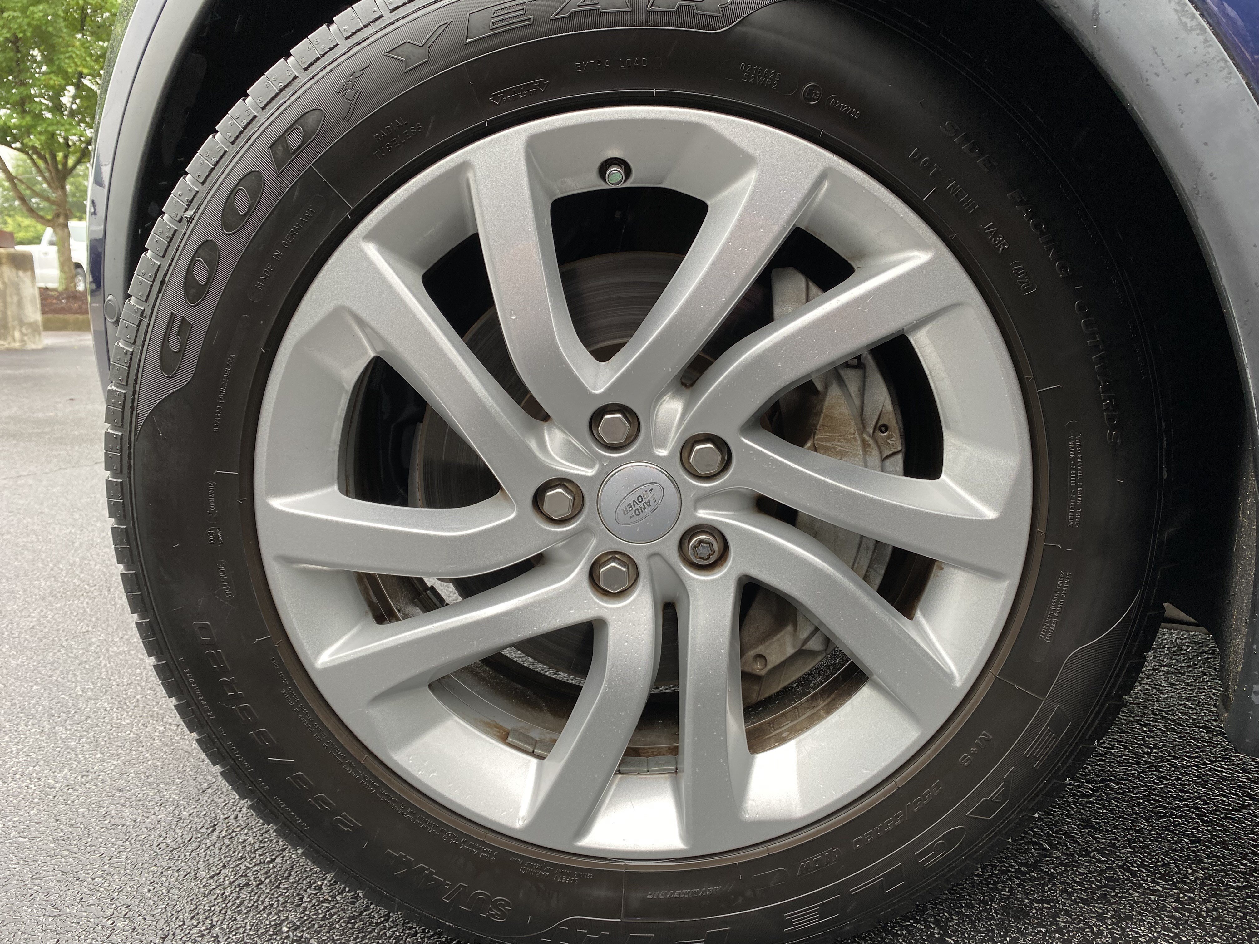 Used 2018 Land Rover Discovery HSE AWD/4WD image 37