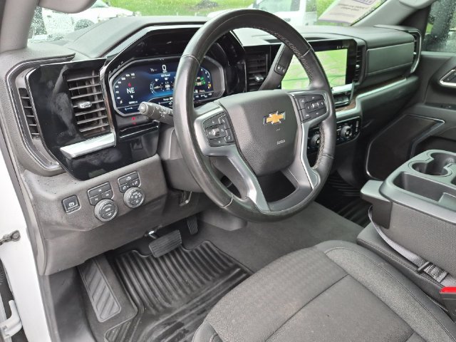 Used 2025 Chevrolet Silverado 2500 LT w/ Convenience Package AWD/4WD image 12