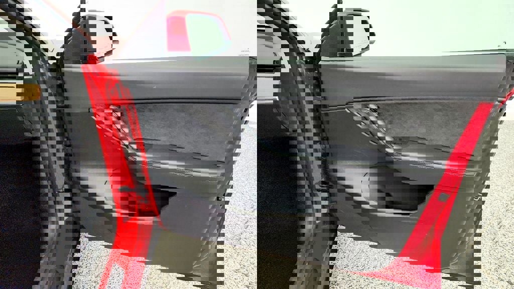 Used 2022 Tesla Model Y Long Range image 30