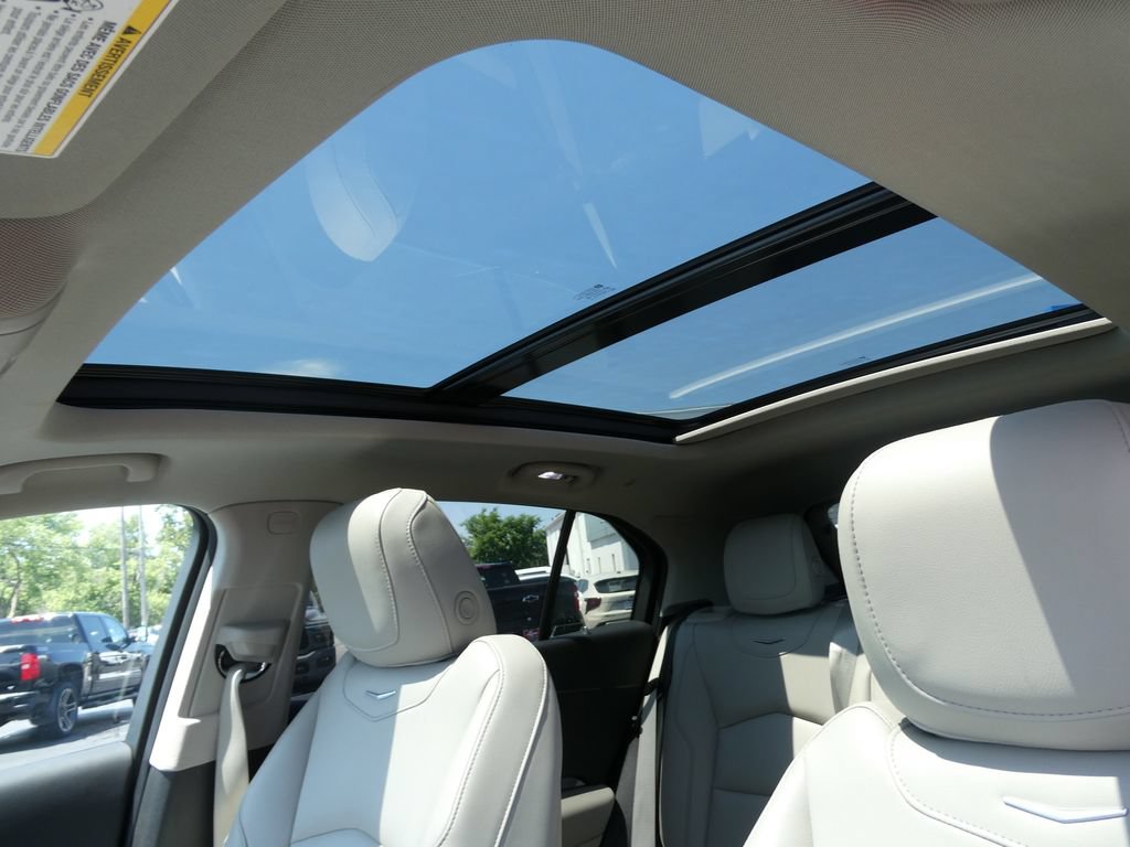 Used 2019 Cadillac XT4 Luxury w/ Cold Weather Package FWD image 26
