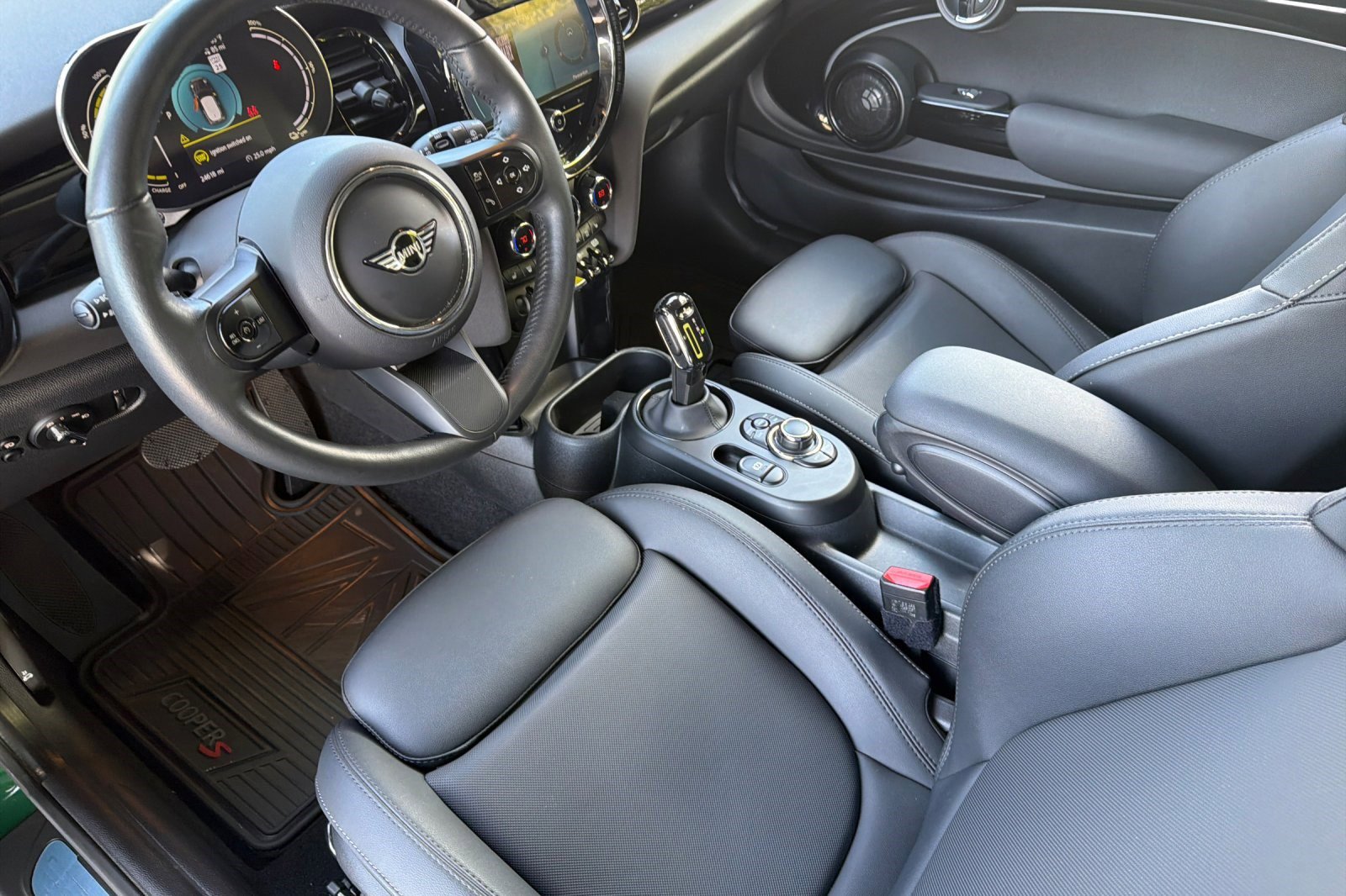 Used 2024 MINI Cooper SE image 11