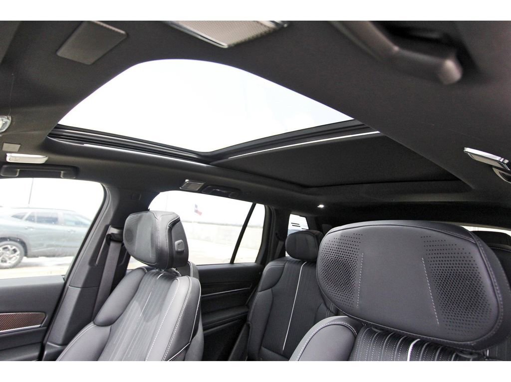 New 2026 Cadillac Vistiq Sport image 23