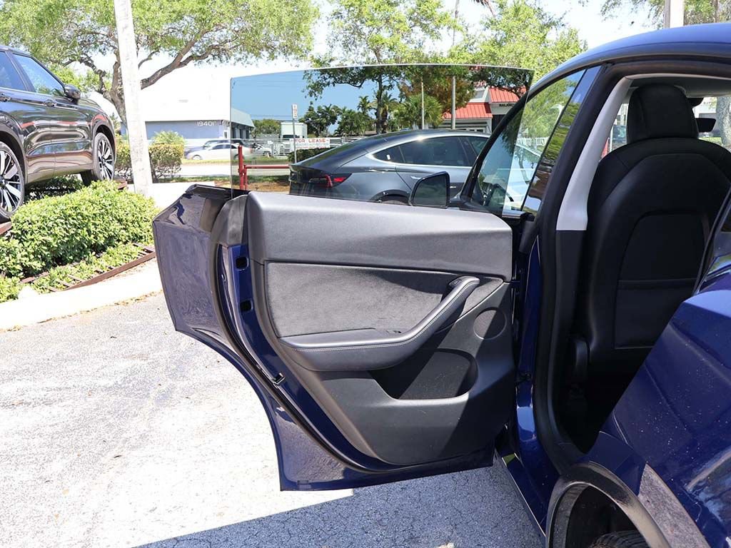 Used 2022 Tesla Model Y Long Range image 24