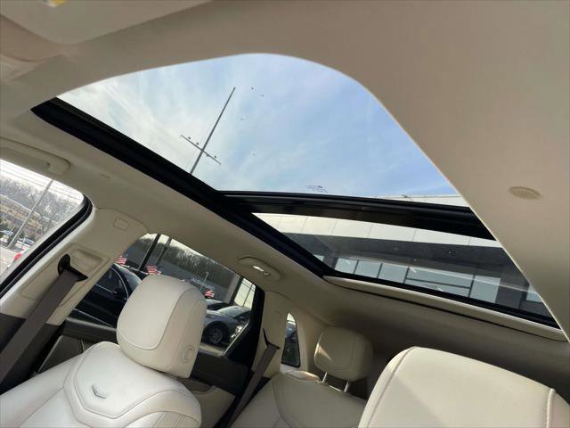 Used 2023 Cadillac XT5 Premium Luxury w/ LPO, Floor Liner Package image 19