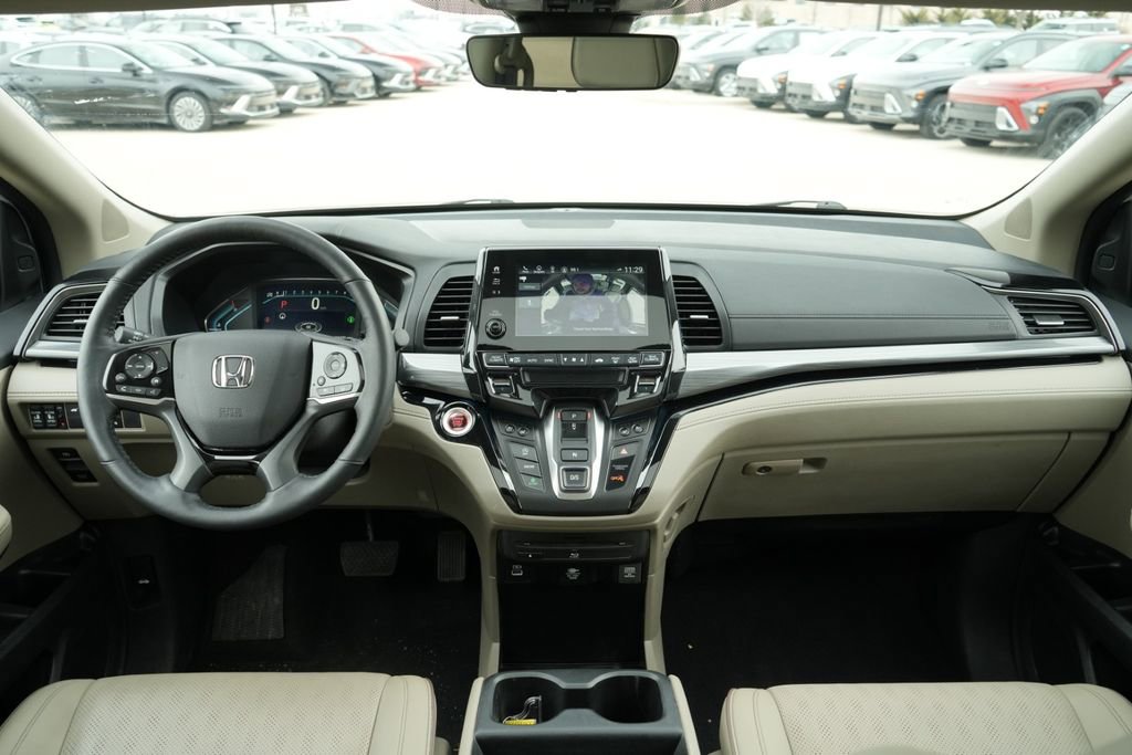 Used 2023 Honda Odyssey Elite image 21
