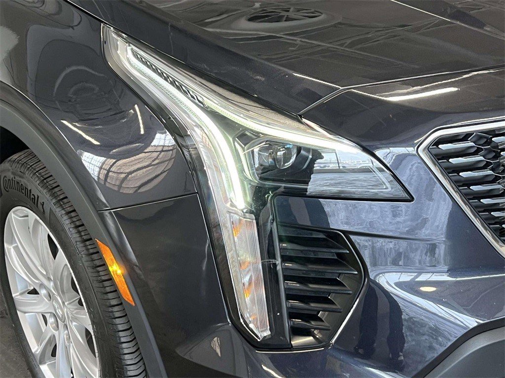 Certified 2023 Cadillac XT4 Luxury w/ Cold Weather Package image 7