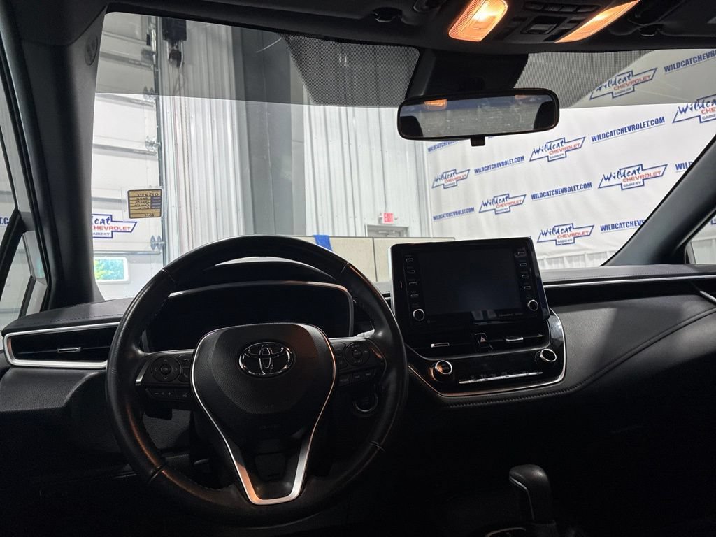 Used 2020 Toyota Corolla XSE FWD image 2