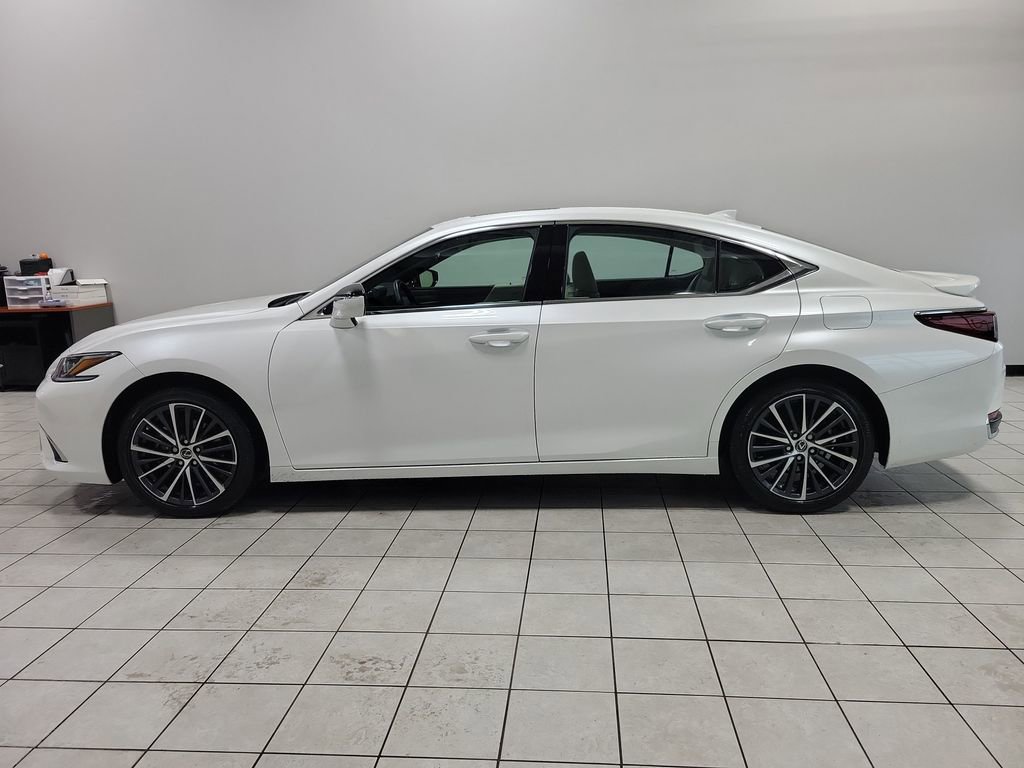Used 2024 Lexus ES 300h w/ Premium Package FWD image 7