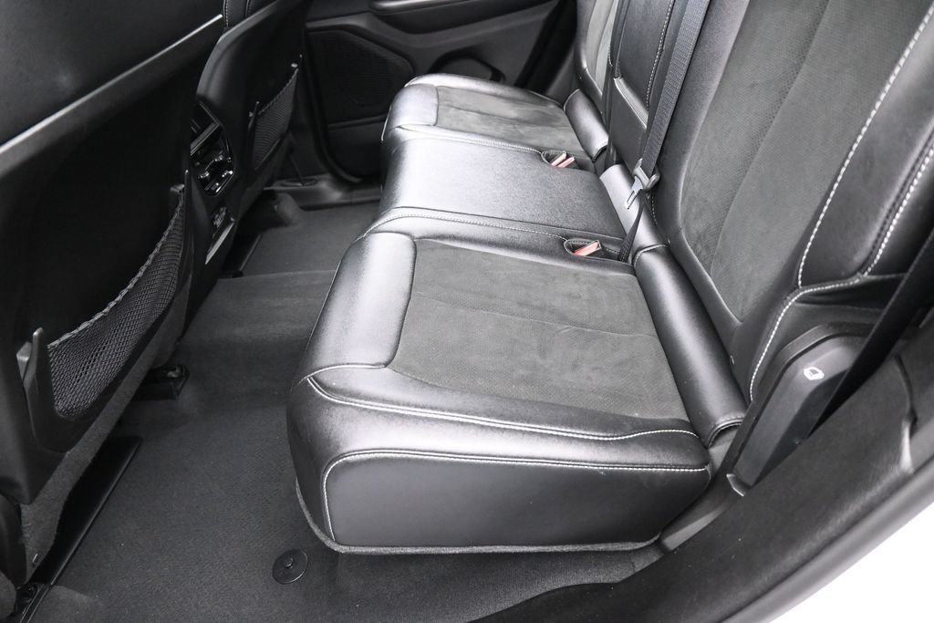 Used 2024 Jeep Grand Cherokee Altitude RWD image 32