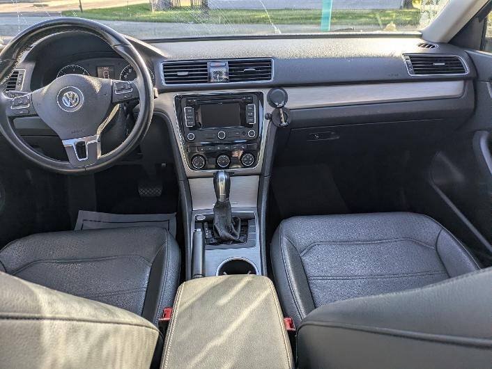 Used 2014 Volkswagen Passat TDI SE FWD image 11