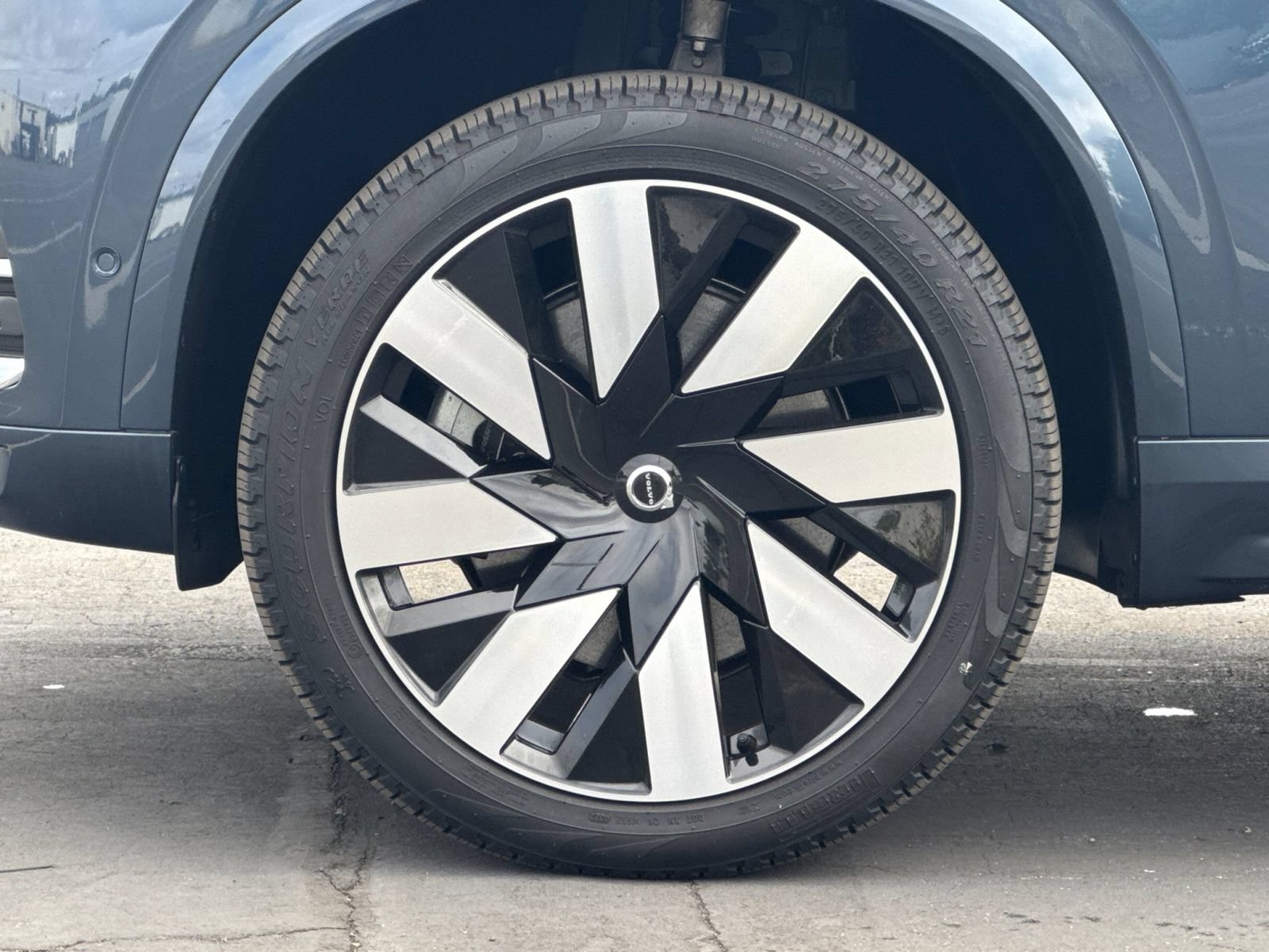Certified 2023 Volvo XC90 T8 Ultimate AWD/4WD image 32