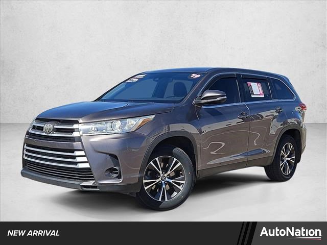 Used 2019 Toyota Highlander LE w/ Carpet Mat Package (TMS)