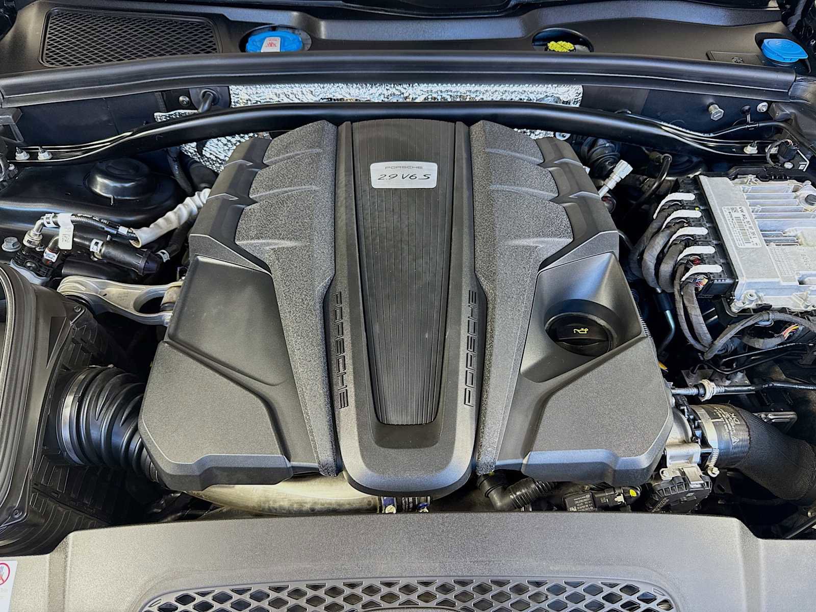 Used 2022 Porsche Macan S image 31