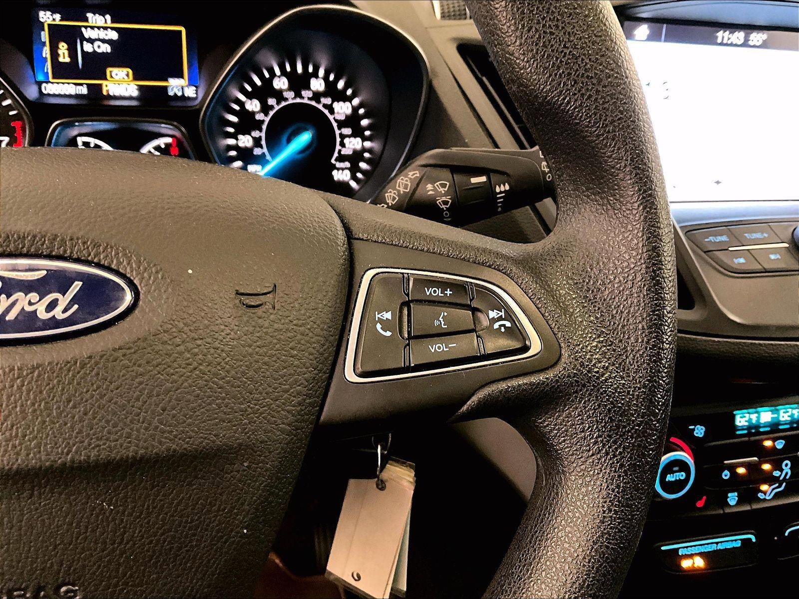 Used 2018 Ford Escape SE w/ SE Sync 3 Package AWD/4WD image 19