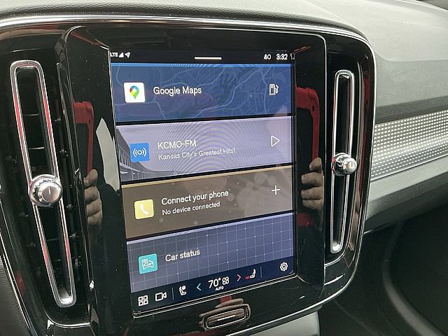 Certified 2025 Volvo XC40 B5 Plus image 26