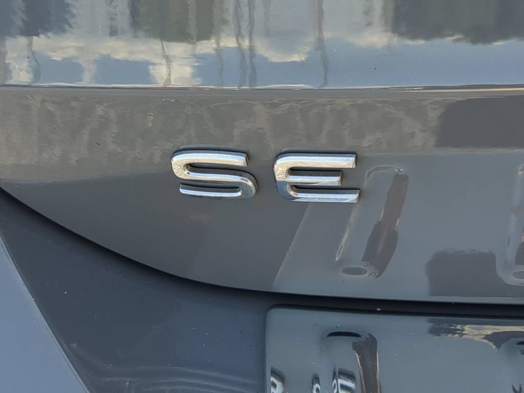 Certified 2023 Volkswagen Taos SE w/ Panoramic Sunroof Package FWD image 12