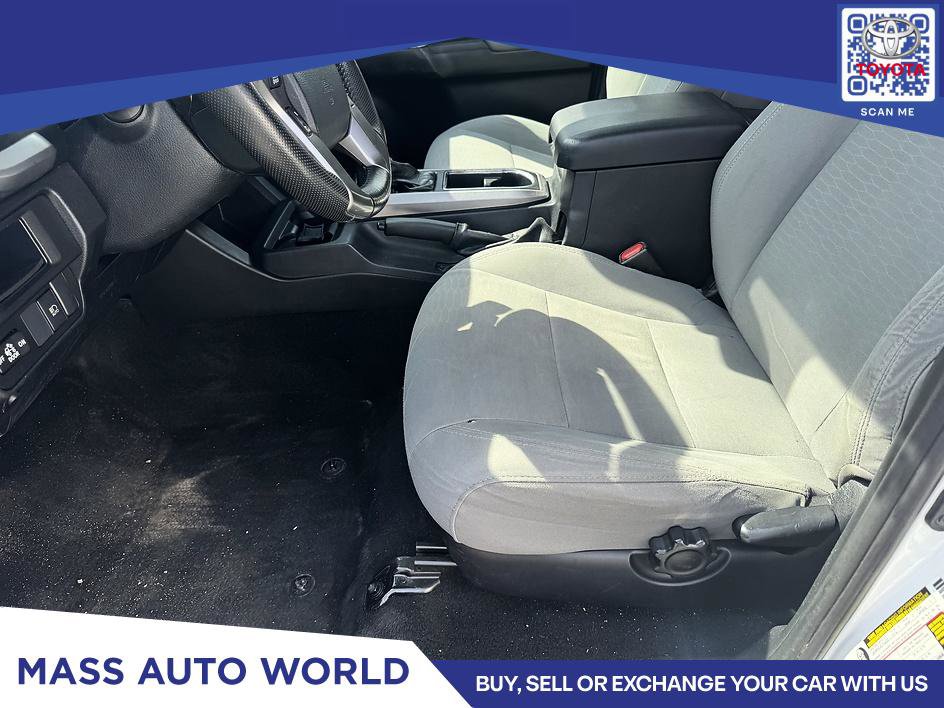 Used 2019 Toyota Tacoma SR5 AWD/4WD image 4