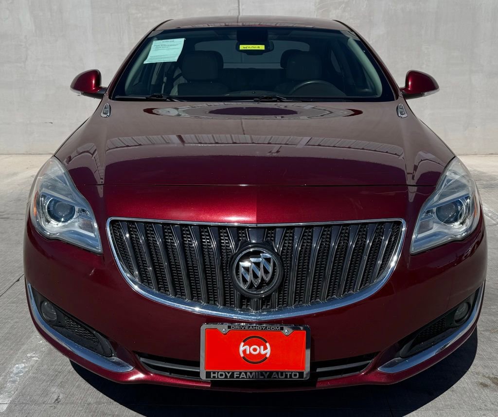 Used 2016 Buick Regal image 2
