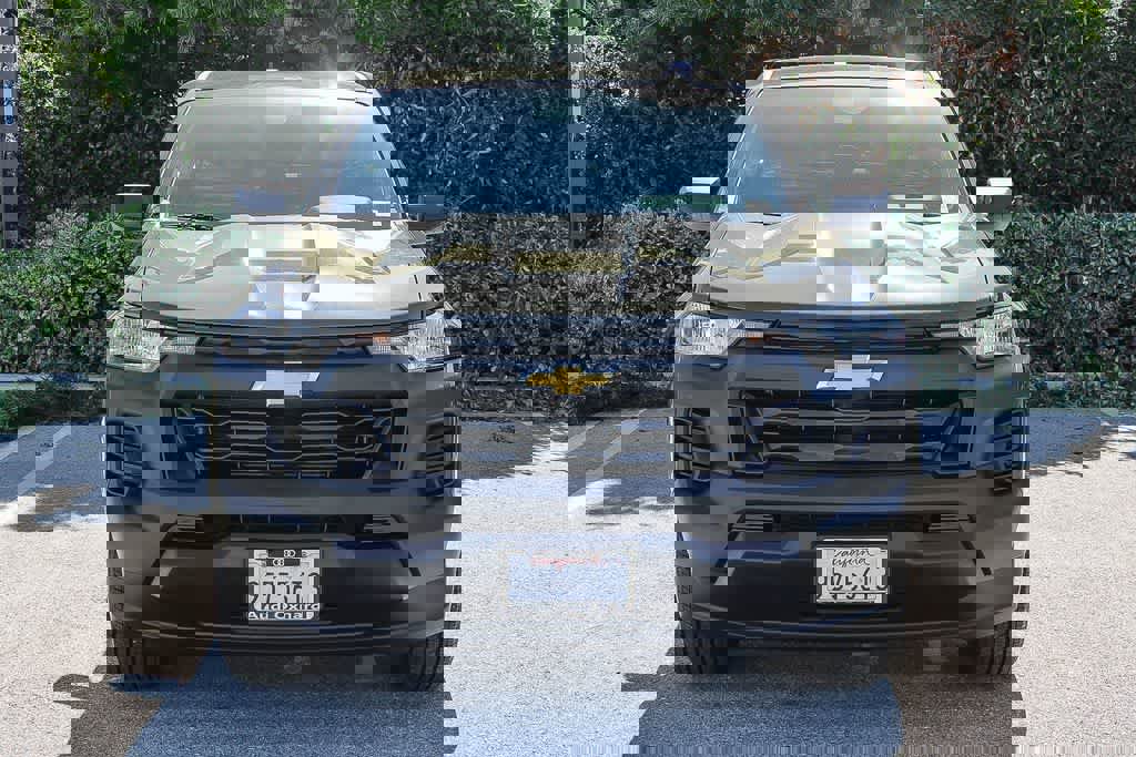 Used 2023 Chevrolet Colorado W/T image 2