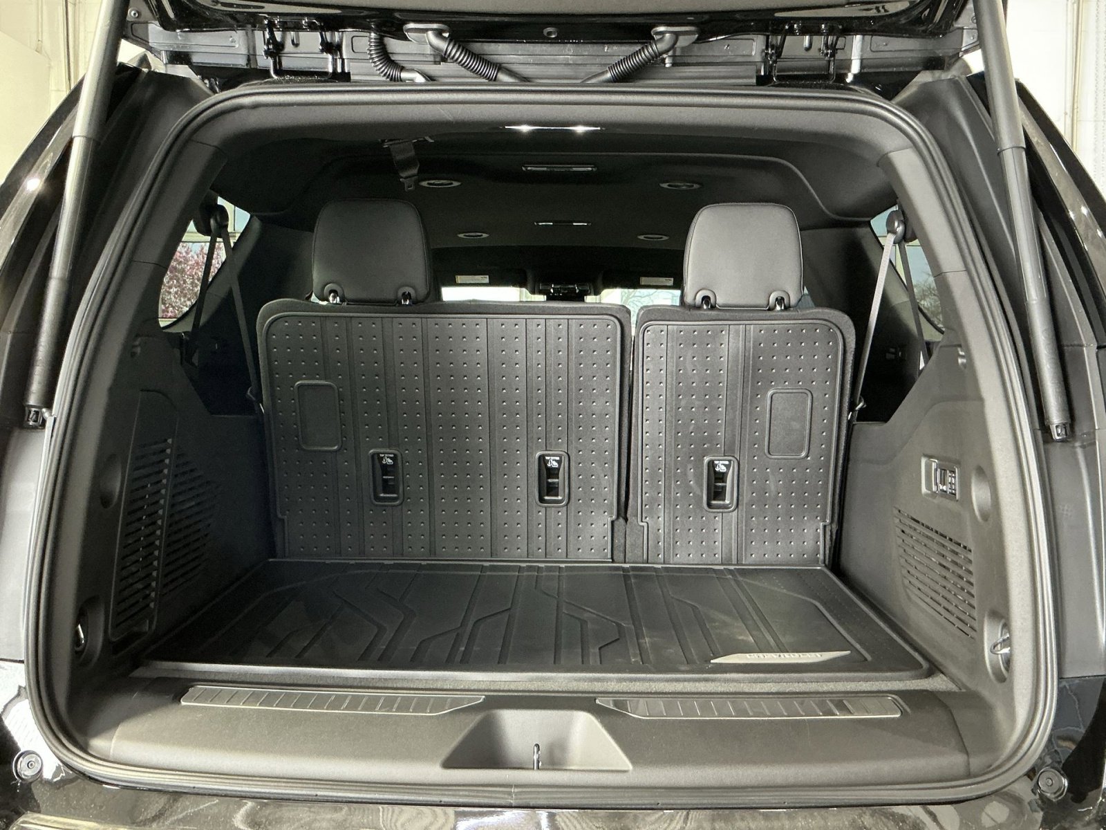 New 2026 Chevrolet Suburban RST w/ Comfort Package AWD/4WD image 34