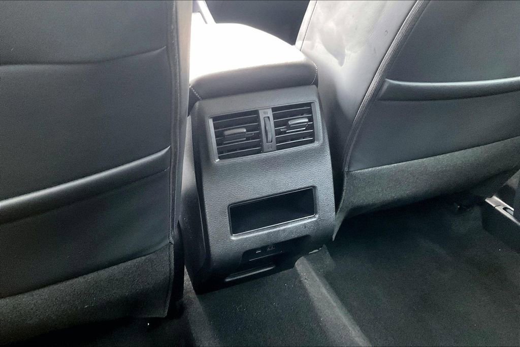 Used 2023 Mitsubishi Outlander SE AWD/4WD image 30