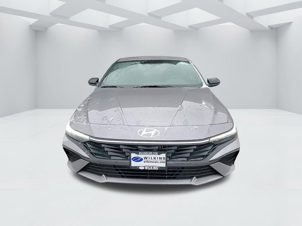 Used 2025 Hyundai Elantra SEL w/ Cargo Package image 11