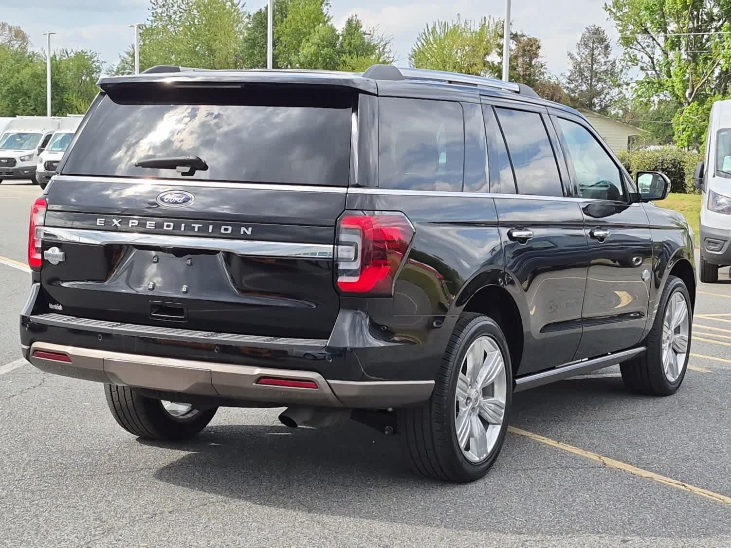 Used 2024 Ford Expedition King Ranch AWD/4WD image 3
