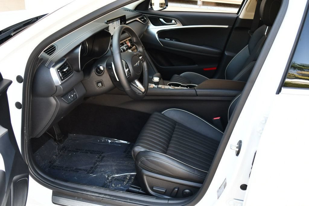 Used 2023 Genesis G70 3.3T RWD image 33