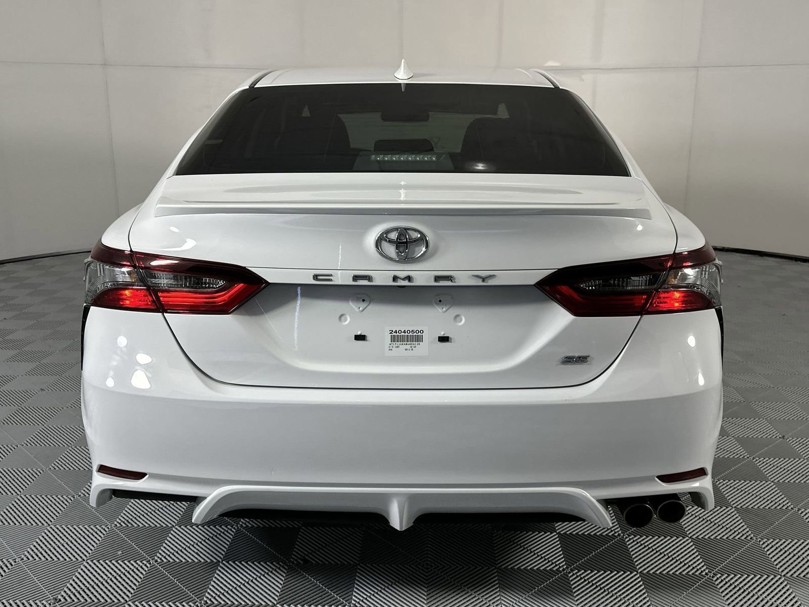 Used 2024 Toyota Camry SE w/ Convenience Package FWD image 7