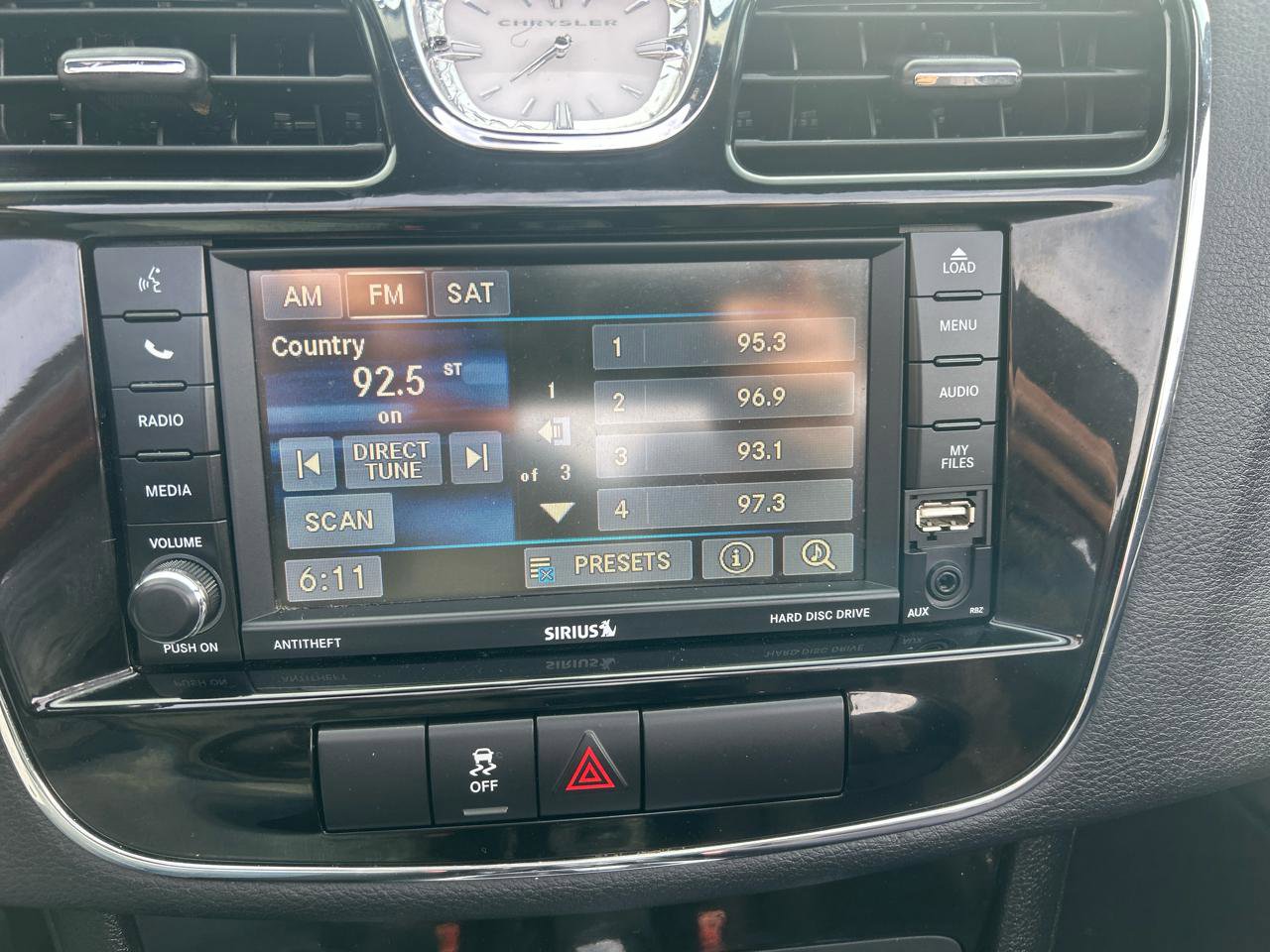 Used 2014 Chrysler 200 Touring FWD image 15