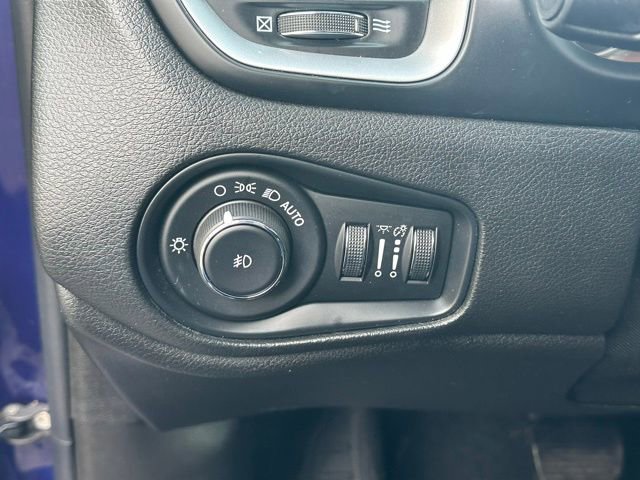 Used 2021 Jeep Renegade Latitude w/ Convenience Group FWD image 25